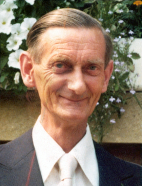 Klik voor foto in apart venster quma0000800005.jpg