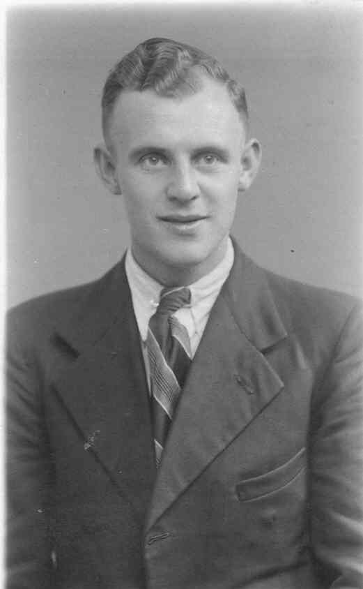 Klik voor foto in apart venster dogge_johannes_1920_01.jpg